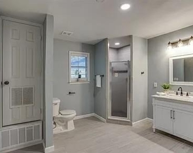 5709 Walraven Circle - Photo Thumbnail 18
