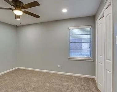 5709 Walraven Circle - Photo Thumbnail 27