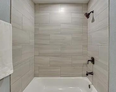 5709 Walraven Circle - Photo Thumbnail 25