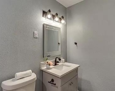 5709 Walraven Circle - Photo Thumbnail 24