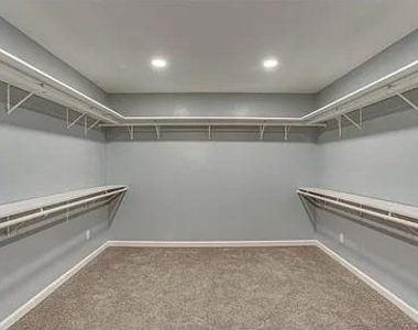 5709 Walraven Circle - Photo Thumbnail 20