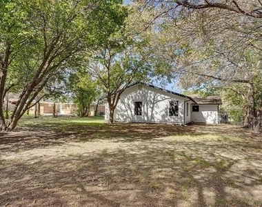 5709 Walraven Circle - Photo Thumbnail 3