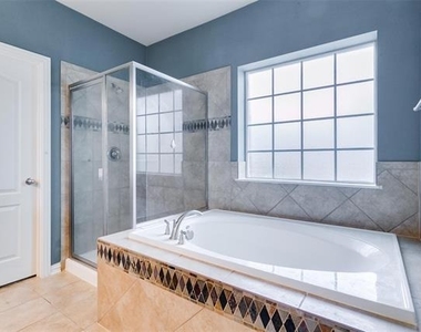 3116 Hereford Drive - Photo Thumbnail 12
