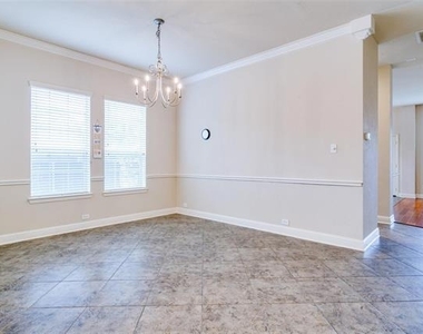 3116 Hereford Drive - Photo Thumbnail 3