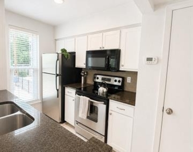 4020 Holland Avenue - Photo Thumbnail 10