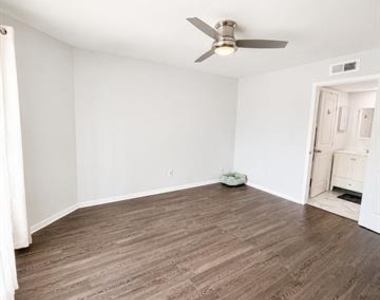 4020 Holland Avenue - Photo Thumbnail 17
