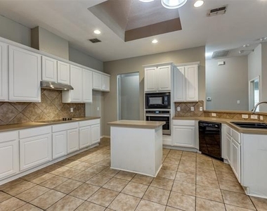 15858 Durango Drive - Photo Thumbnail 12