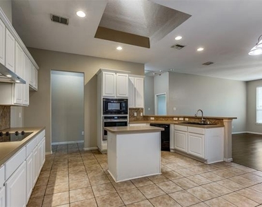 15858 Durango Drive - Photo Thumbnail 11