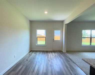 620 Fountain Drive - Photo Thumbnail 8