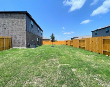 620 Fountain Drive - Photo Thumbnail 31