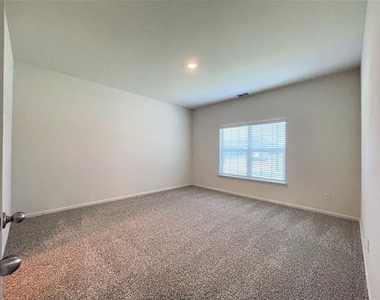 620 Fountain Drive - Photo Thumbnail 10