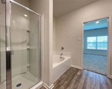 620 Fountain Drive - Photo Thumbnail 14