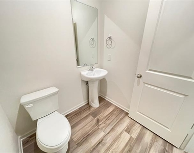 620 Fountain Drive - Photo Thumbnail 9