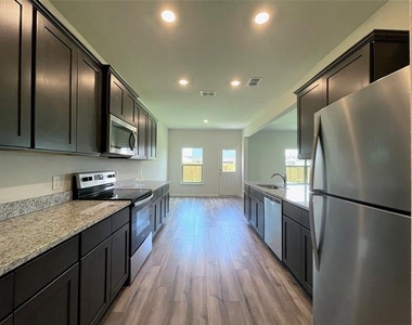 620 Fountain Drive - Photo Thumbnail 6