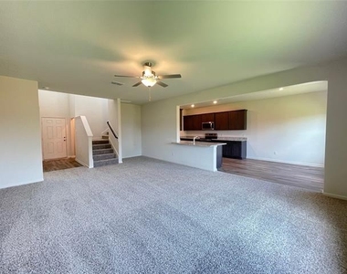620 Fountain Drive - Photo Thumbnail 2