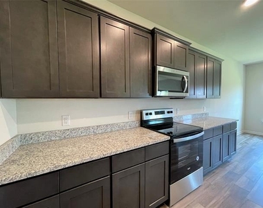 620 Fountain Drive - Photo Thumbnail 7