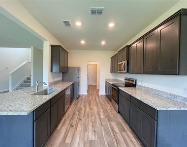 620 Fountain Drive - Photo Thumbnail 3