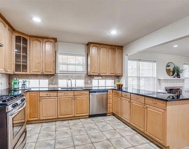 5730 Forest Lane - Photo Thumbnail 6