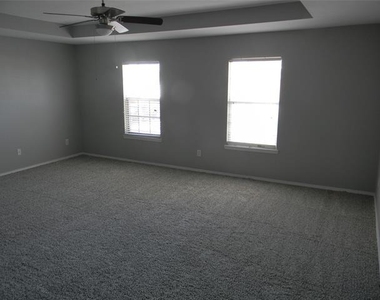 4636 Mountain Oak Street - Photo Thumbnail 11