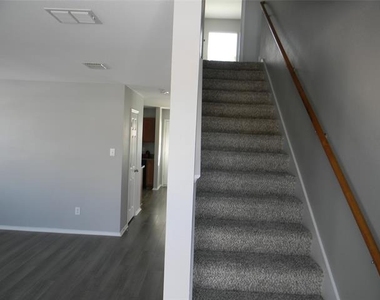 4636 Mountain Oak Street - Photo Thumbnail 3