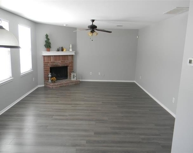 4636 Mountain Oak Street - Photo Thumbnail 5