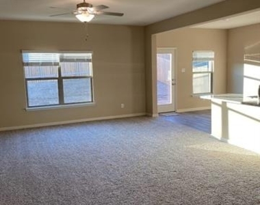 200 Lake Ridge - Photo Thumbnail 5