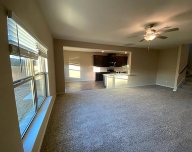 200 Lake Ridge - Photo Thumbnail 11