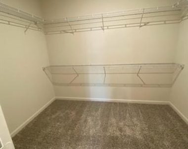 200 Lake Ridge - Photo Thumbnail 8