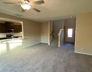 200 Lake Ridge - Photo Thumbnail 12