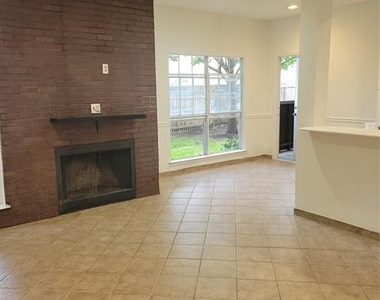 3647 W Northgate Drive - Photo Thumbnail 3