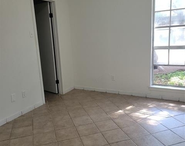 3647 W Northgate Drive - Photo Thumbnail 20