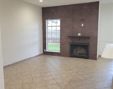 3647 W Northgate Drive - Photo Thumbnail 1
