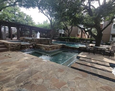 3647 W Northgate Drive - Photo Thumbnail 8