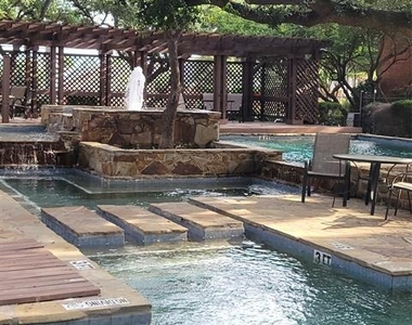 3647 W Northgate Drive - Photo Thumbnail 10