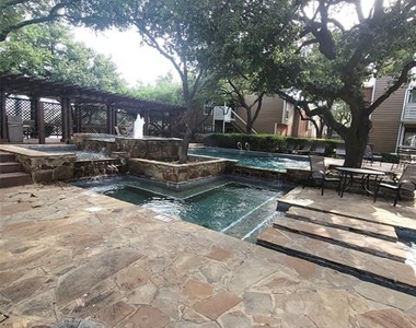 3647 W Northgate Drive - Photo Thumbnail 4