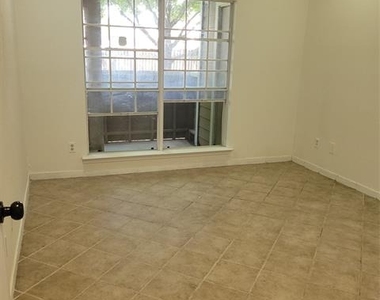 3647 W Northgate Drive - Photo Thumbnail 16