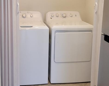 3647 W Northgate Drive - Photo Thumbnail 15