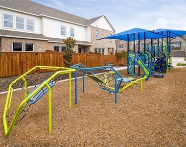 3024 Songbird Lane - Photo Thumbnail 20