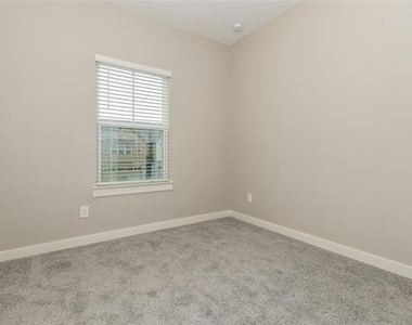 3024 Songbird Lane - Photo Thumbnail 6