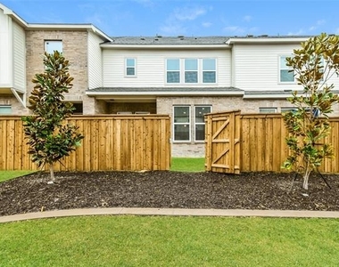 3024 Songbird Lane - Photo Thumbnail 16