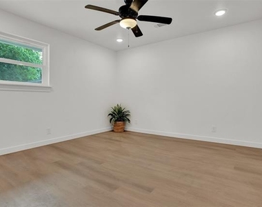 2910 W Crawford Street - Photo Thumbnail 26