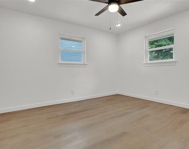2910 W Crawford Street - Photo Thumbnail 25