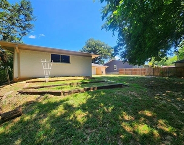 2910 W Crawford Street - Photo Thumbnail 32