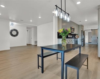 2910 W Crawford Street - Photo Thumbnail 4