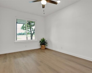 2910 W Crawford Street - Photo Thumbnail 18