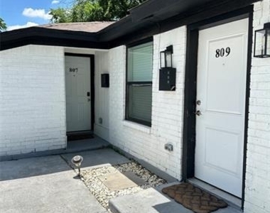807 W Broadus Avenue - Photo Thumbnail 7