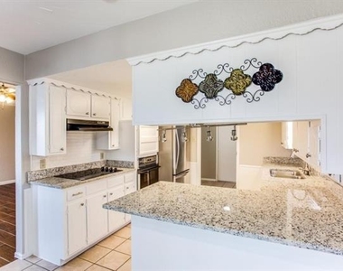 7713 Songbird Lane - Photo Thumbnail 13