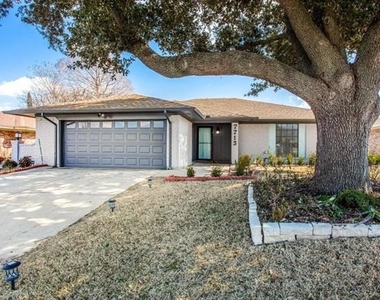 7713 Songbird Lane - Photo Thumbnail 2
