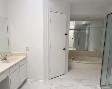 2021 Espinosa Drive - Photo Thumbnail 4