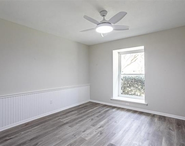 13706 Flagstone Lane - Photo Thumbnail 11